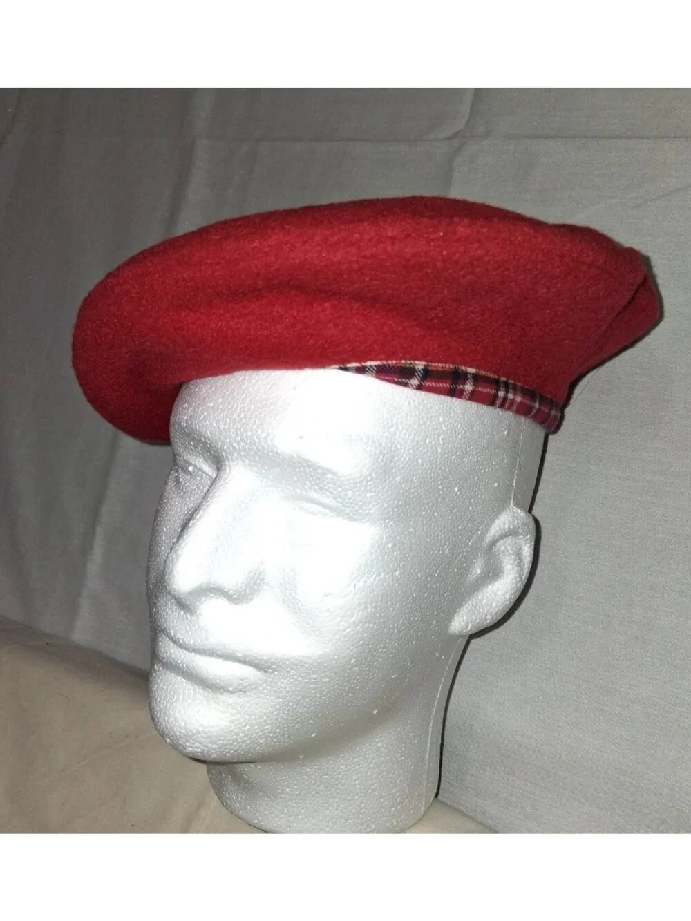 Disney Store Beret Winnie The Pooh Bugle Red Fleece Embroidered Youth Size Small